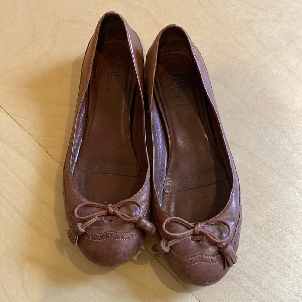 Cole Haan Womens brown Oxford style ballet flats. Size 9